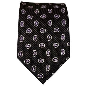 ROUNDTREE & YORKE TIE